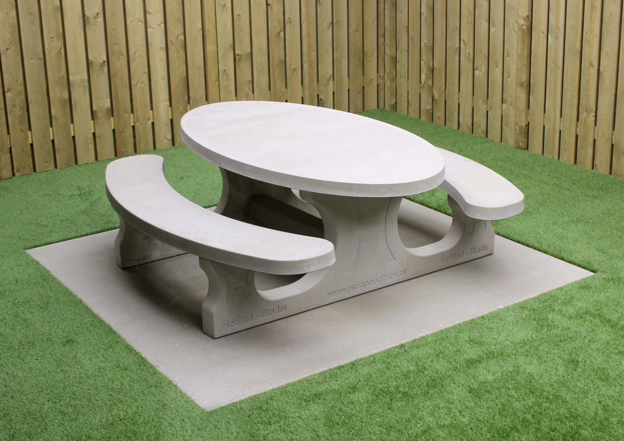 Houten Douglas Picknicktafel BK Model X met stalen onderstel